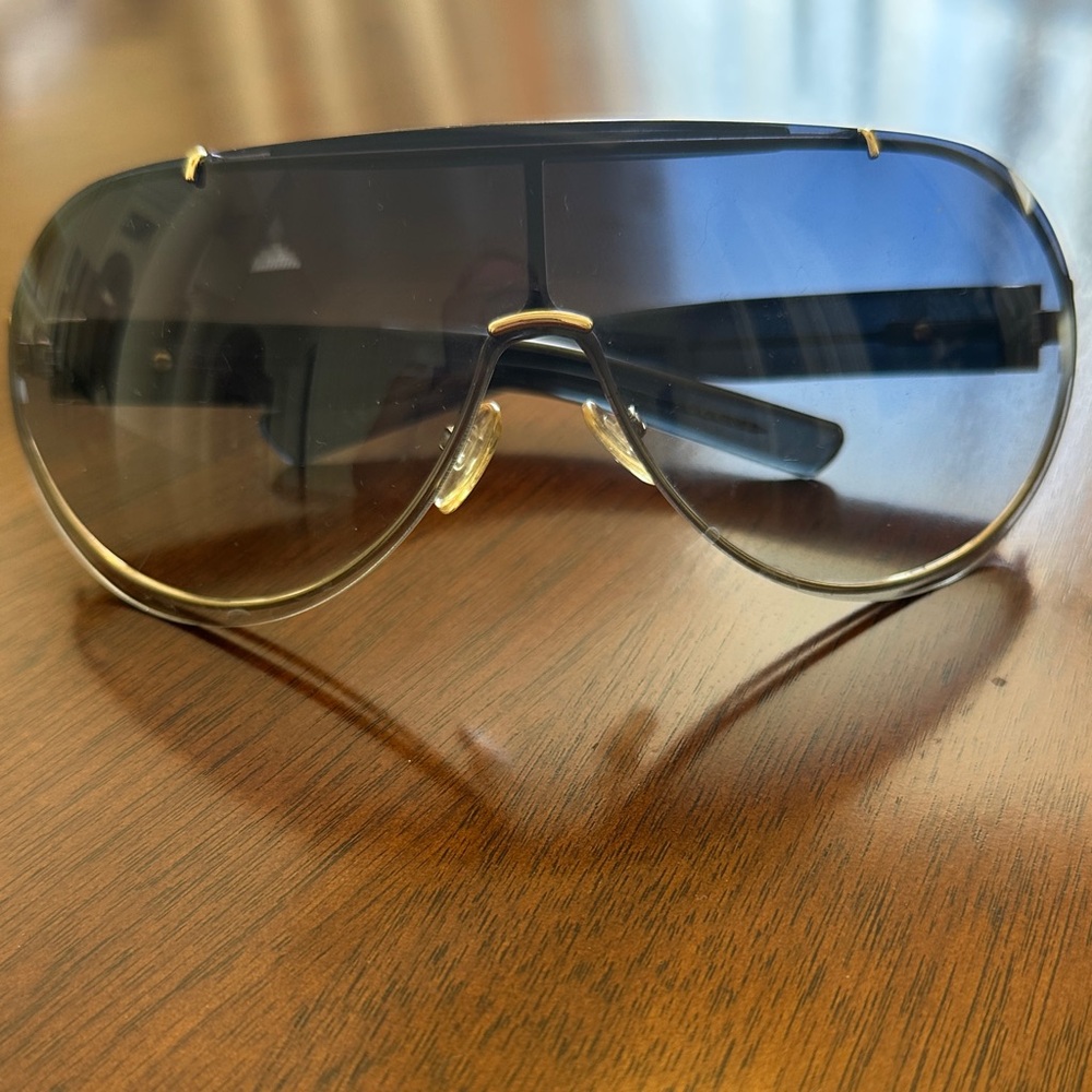 Gucci Gold Frame Shield Sunglasses – Gradient Lens, Oversized Designer Shades - Picture 8 of 16